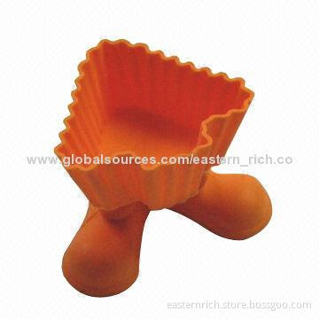 Silicone baking cup with feet, tree shape, size of 8.3x6.5x6.3cm